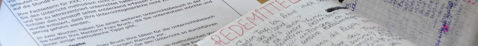 Handgeschriebene Notizen mit Redemitteln für den Deutschsprachkurs für ausländische Lehrkräfte